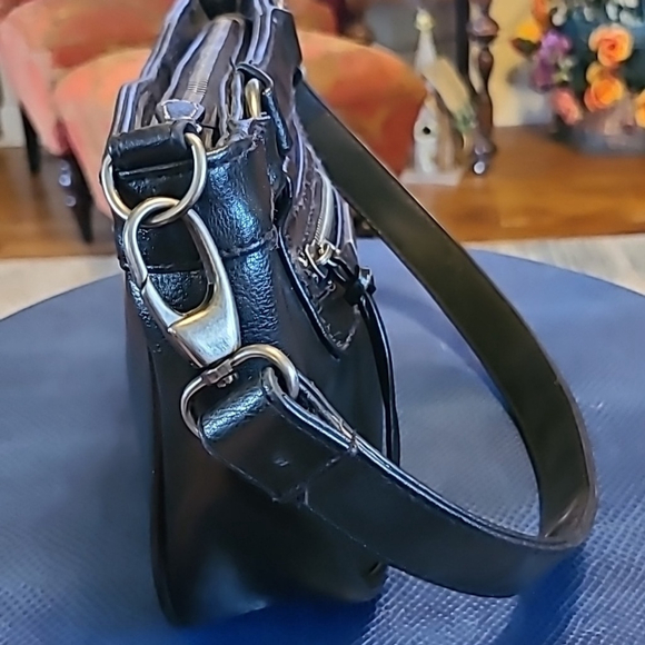 Victoria Secret black bag. Pink lining.. L. 10"X6"X2" 10" Drop.(#1453A) GUC. - Picture 6 of 16